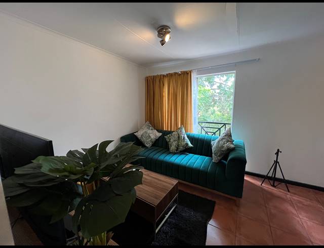 1 BEDROOM APARTMENT SOLD IN BRYANSTON